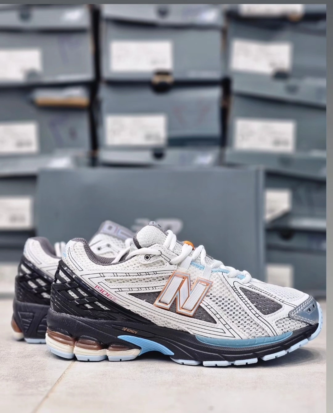 کتونی نیوبالانس 1906وارداتی ویتنام سایز ۴۰ تا ۴۵ تنوع در چند رنگ جذاب .newbalance 1906