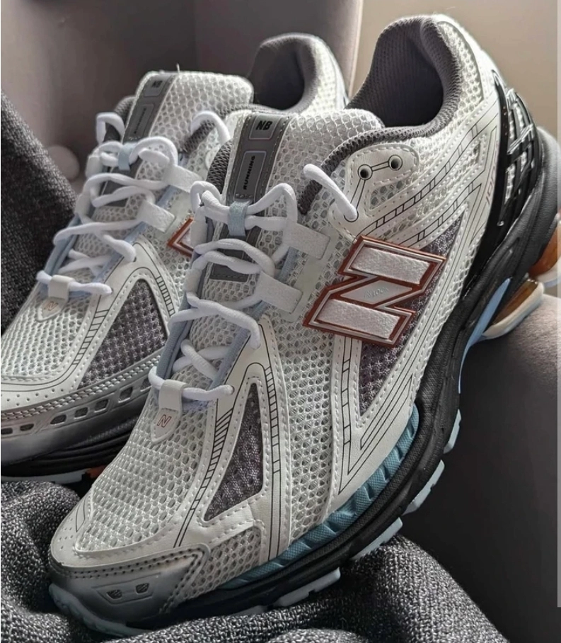 کتونی نیوبالانس 1906وارداتی ویتنام سایز ۴۰ تا ۴۵ تنوع در چند رنگ جذاب .newbalance 1906