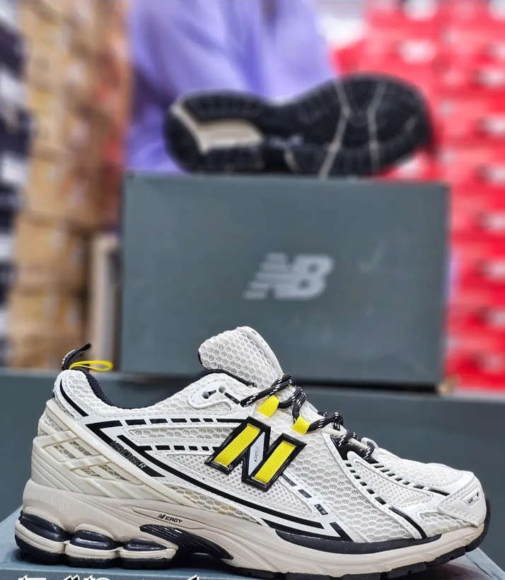 کتونی نیوبالانس ۱۹۰۶وارداتی ویتنام سایز ۴۰ تا ۴۵ تنوع در چند رنگ جذاب . Newbalance 9060