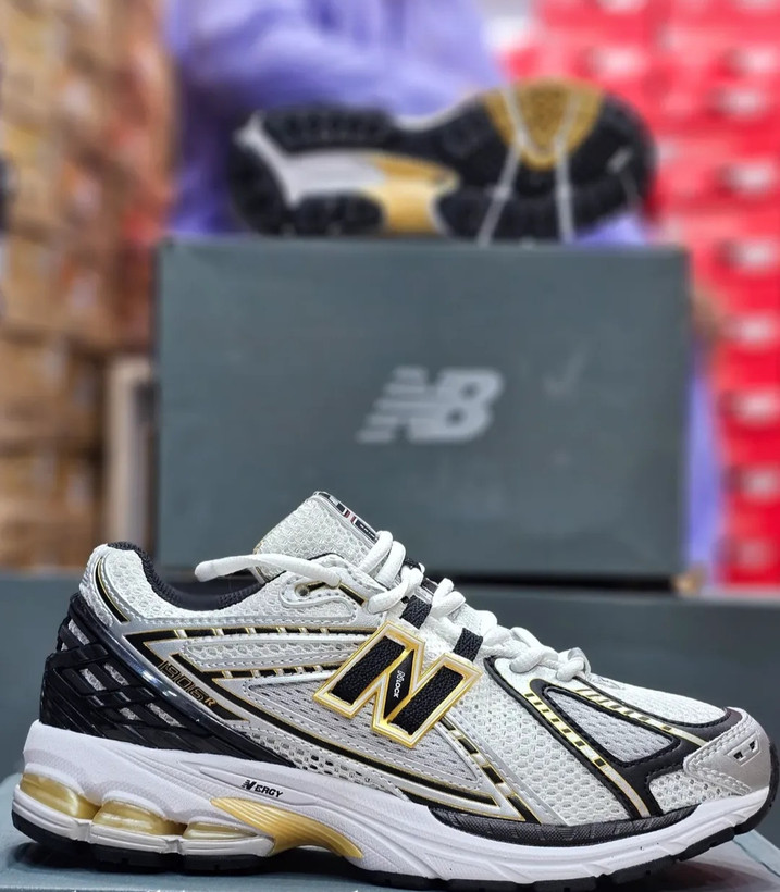 کتونی نیوبالانس ۱۹۰۶وارداتی ویتنام سایز ۴۰ تا ۴۵ تنوع در چند رنگ جذاب . Newbalance 9060