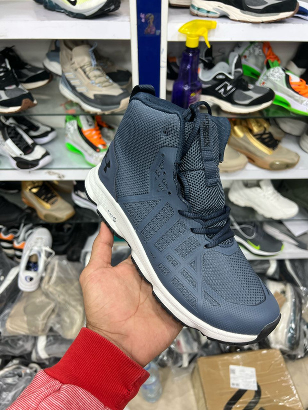 بوت اندرارمورمدل هاورداون ضد آب ، وارداتی ویتنام , کیفیت بالا سایز ۴۰ تا ۴۵ ، under armour