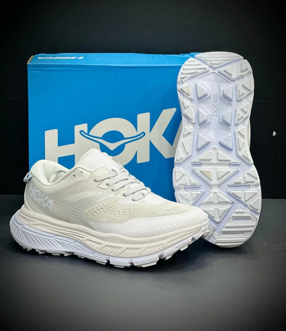 کتونی ویتنامی هوکا استینسون ارت ۶/Hoka one one stinson ATR 6 / ساخت ویتنام وارداتی / سایز ۴۰ تا ۴۵/ همراه با جعبه بارکد دار . فروش بصورت عمده و تک .