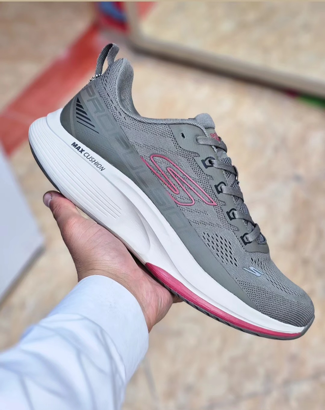 Skechers max cushioning terminus sneaker vietnam