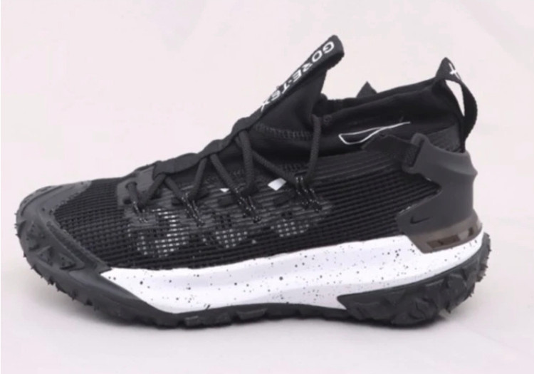کتونی نایک ای سی جی ، فروش بصورت عمده و تک . سایز ۴۰ تا ۴۵ ، ساخت ویتنام وارداتی. Nike ACG Mountain Fly Gore_Tex Vietnam