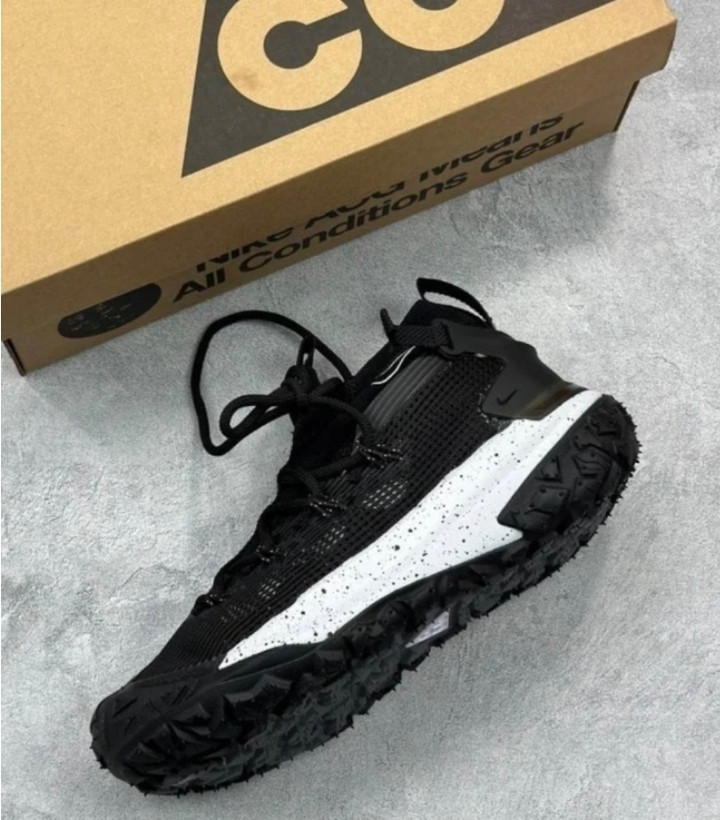 کتونی نایک ای سی جی ، فروش بصورت عمده و تک . سایز ۴۰ تا ۴۵ ، ساخت ویتنام وارداتی. Nike ACG Mountain Fly Gore_Tex Vietnam