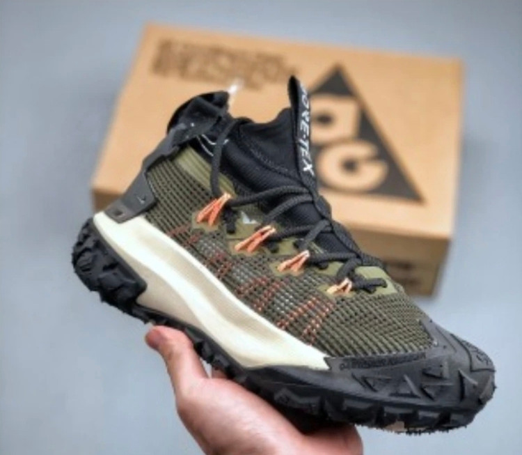 کتونی ویتنامی نایک ای سی جی ، فروش بصورت عمده و تک . سایز ۴۰ تا ۴۵ ، وارداتی ویتنام . Nike ACG Mountain Fly Gore_Tex Vietnam