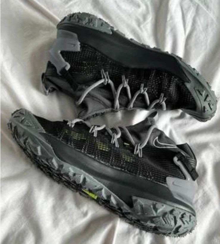 کتونی نایک ای سی جی ، فروش بصورت عمده و تک . سایز ۴۰ تا ۴۵ ، ساخت ویتنام وارداتی. Nike ACG Mountain Fly Gore_Tex Vietnam
