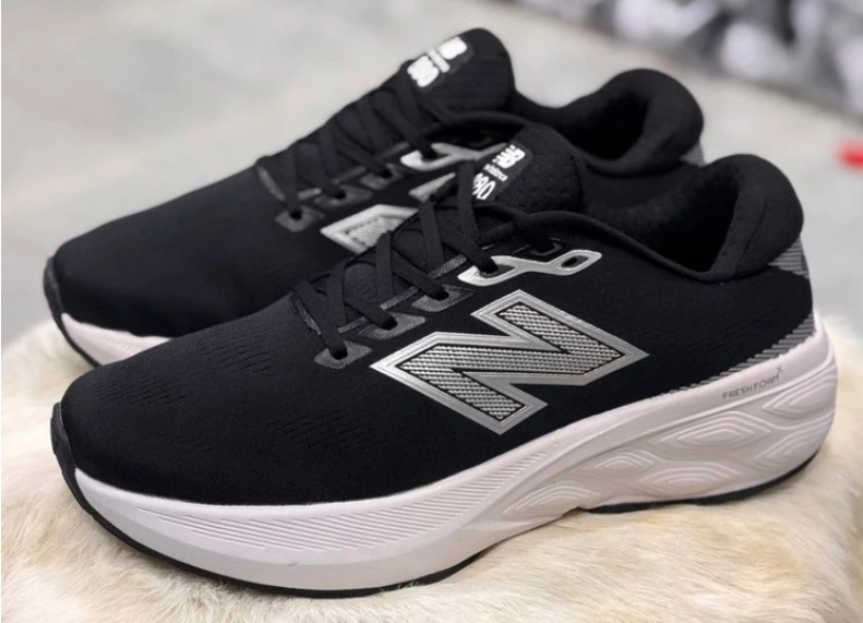 کتونی نیوبالانس ساخت ویتنام ، فروش بصورت عمده و تک ، سایز ۴۰ تا ۴۵ . New balance NB 880715 Vietnam