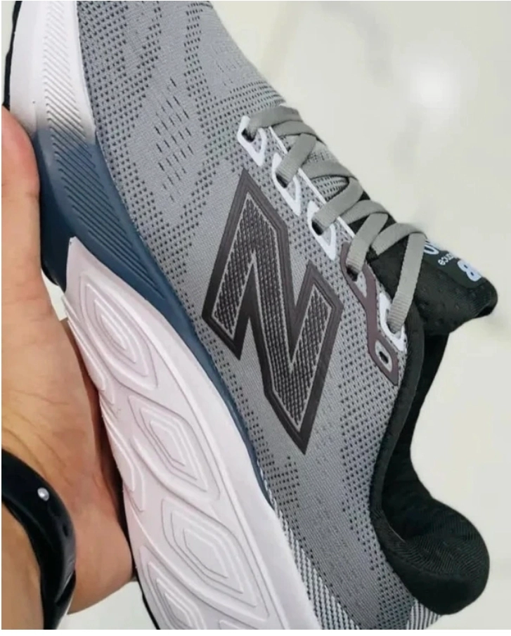 کتونی نیوبالانس ساخت ویتنام ، فروش بصورت عمده و تک ، سایز ۴۰ تا ۴۵ . New balance NB 880715 Vietnam