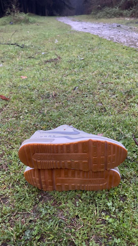 کتونی برند نایک ایرمکس استوک اروپایی تاناکورا در حد سایز ۴۱فروش به ضمانت اورجینال. Nike air max