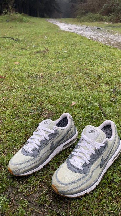 کتونی برند نایک ایرمکس استوک اروپایی تاناکورا در حد سایز ۴۱فروش به ضمانت اورجینال. Nike air max
