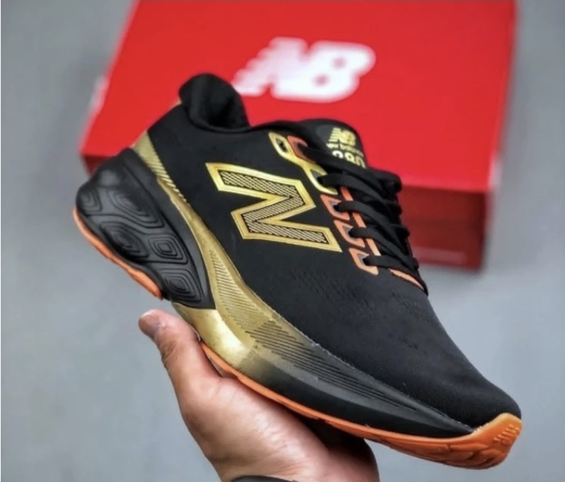کتونی نیوبالانس ویتنامی ، فروش بصورت عمده و تک ، سایز ۴۰ تا ۴۵ . New balance NB 880715 Vietnam