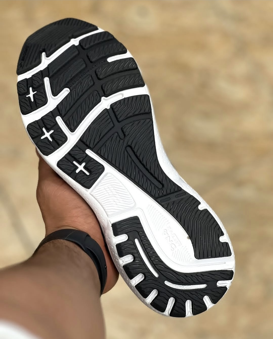 کتونی ویتنامی بروکس آدرنالین جی تی اس ۲۳ وارداتی ویتنام فروش بصورت عمده و تک . Brooks Adrenaline GTS 23