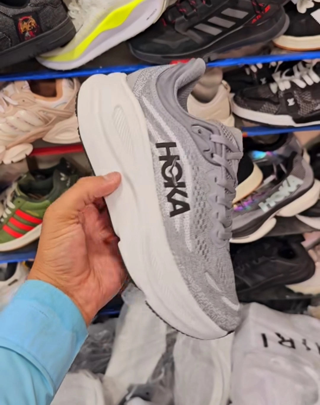 کتونی هوکا باندی ۹ سایز ۴۰ تا ۴۵ فروش بصورت عمده و تک ، وارداتی ساخت ویتنام Hoka Bondi9