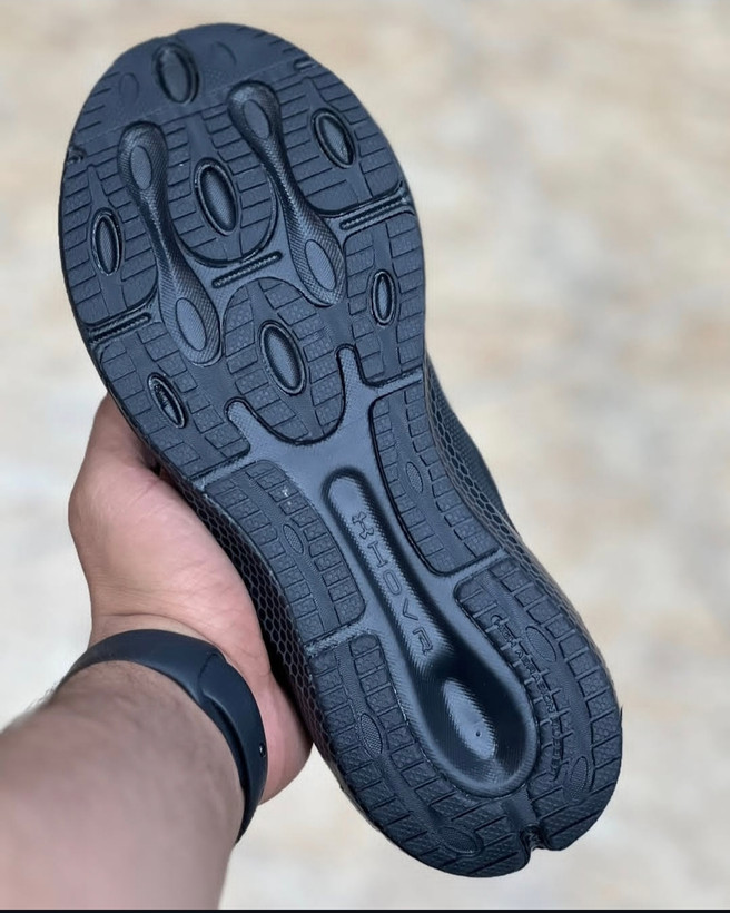 کتونی اندرارمور مستر کوالیتی Aساخت ویتنام سایز ۴۰ تا ۴۵ تنوع در ۲ رنگ جذاب .underarmour phantom3