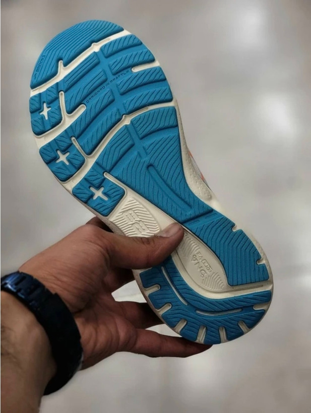 کتونی بروکس آدرنالین جی تی اس ۲۳ سایز ۴۰ تا ۴۵فروش بصورت عمده و تک . Brooks Adrenaline GTS 23