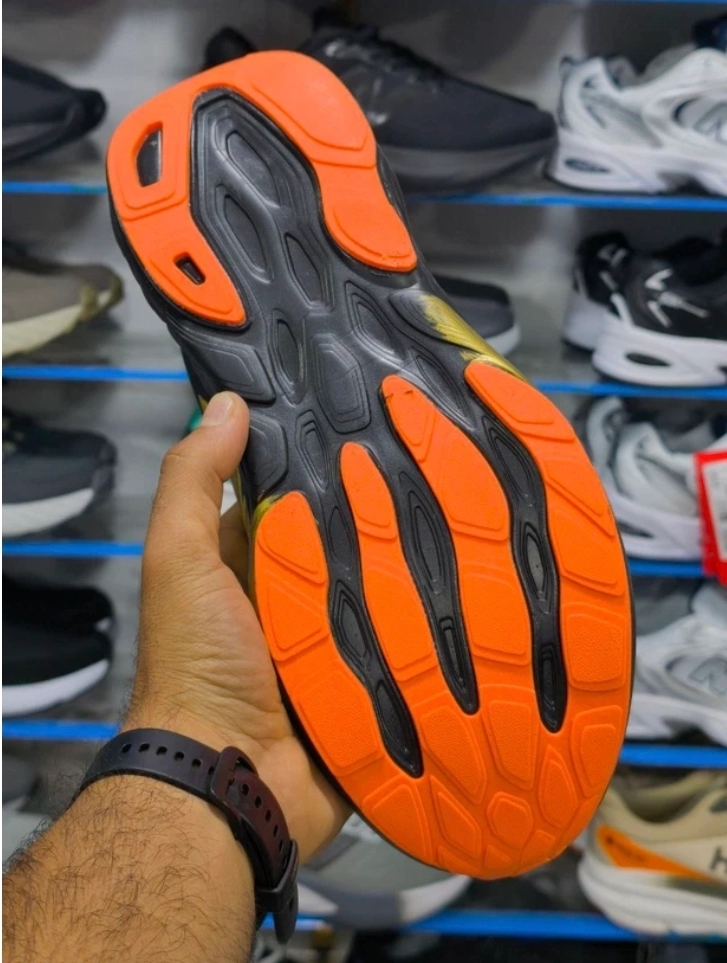 کتونی نیوبالانس 880 رانینگ/Newbalance 880/ساخت ویتنام وارداتی/سایز ۴۰ تا ۴۵ . فروش عمده و تک