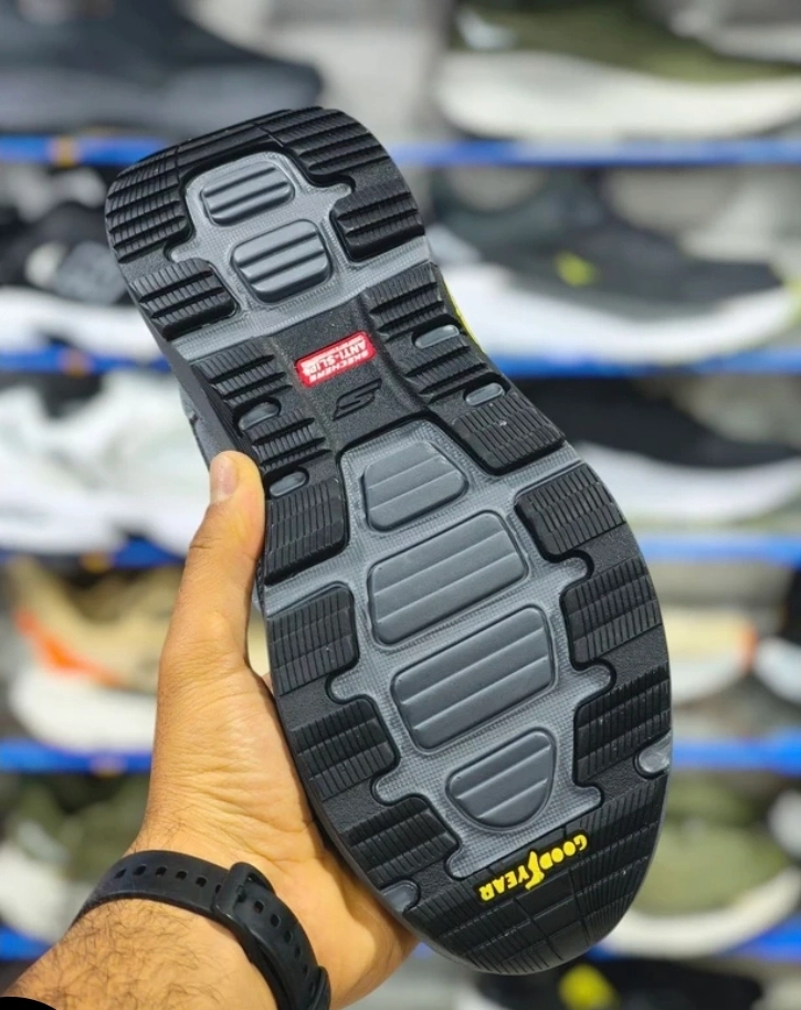 کتونی اسکیچرز بدون بند ساخت ویتنام سایز ۴۰ تا ۴۵ فروش بصورت عمده و تک . Skechers Go Walk Good year Vietnam