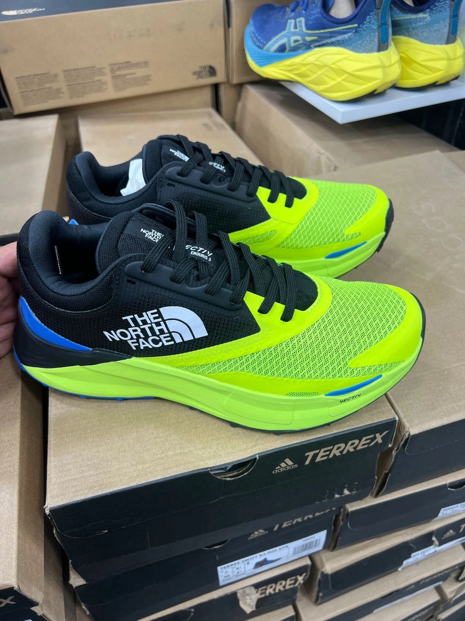 کتونی نورث فیس وارداتی ویتنام فروش بصورت عمده و تکسایز ۴۰ تا ۴۵ The North Face Vectiv Enduris 3 shoes