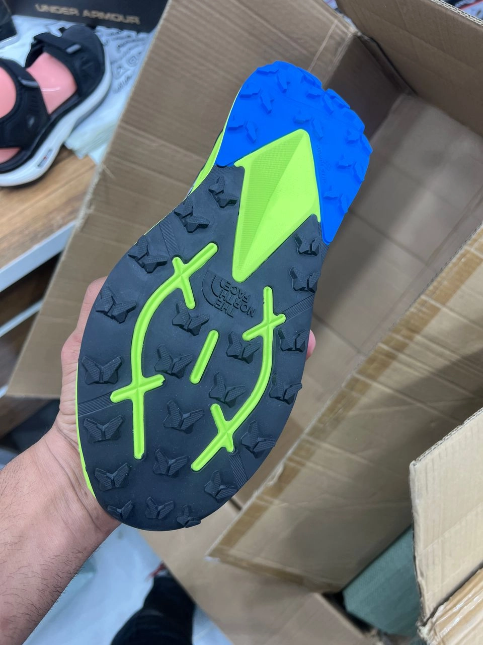 کتونی نورث فیس وارداتی ویتنام فروش بصورت عمده و تکسایز ۴۰ تا ۴۵ The North Face Vectiv Enduris 3 shoes