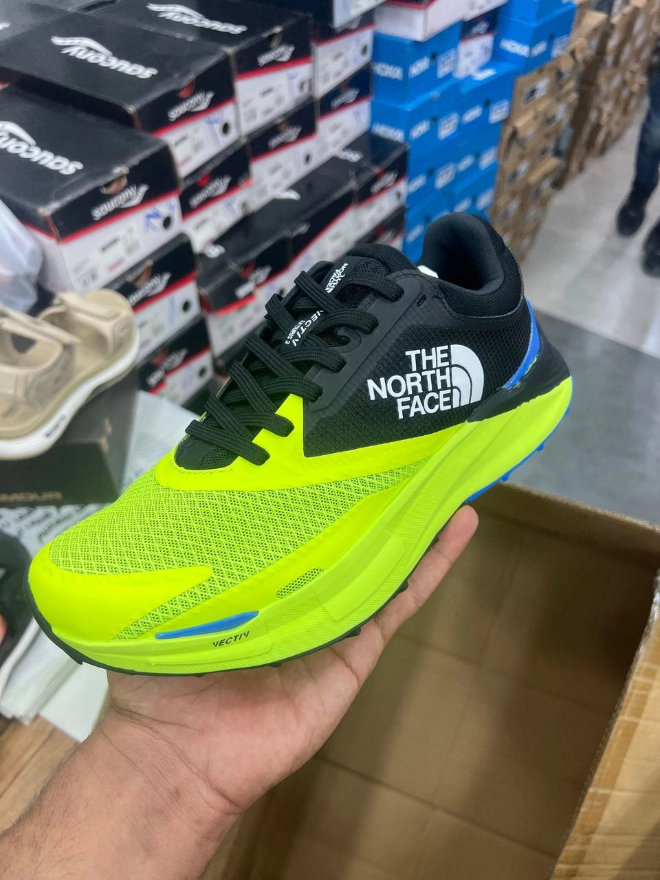کتونی نورث فیس وارداتی ویتنام فروش بصورت عمده و تکسایز ۴۰ تا ۴۵ The North Face Vectiv Enduris 3 shoes