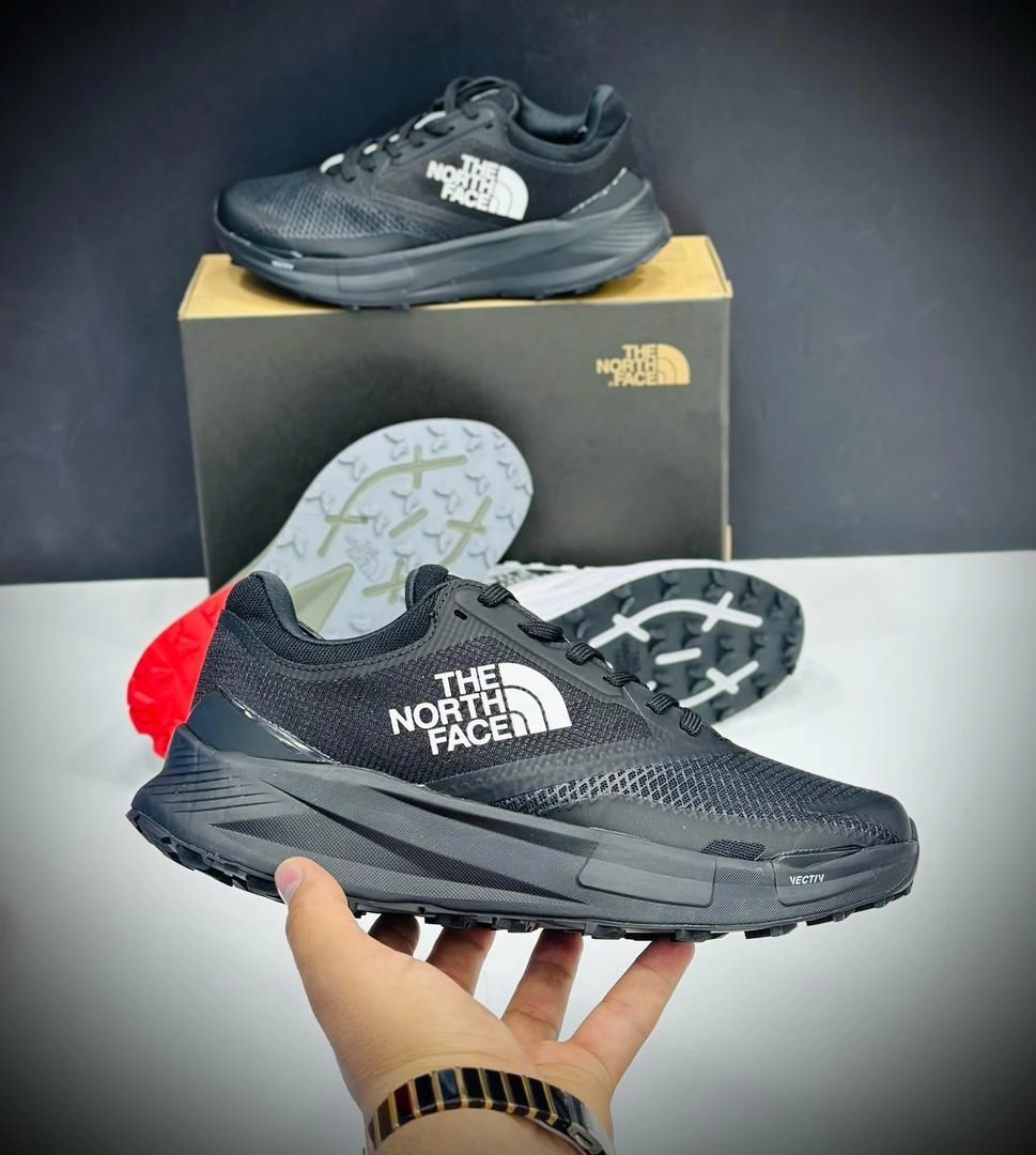 کتونی نورث فیس وارداتی همراه با جعبه رنگ بندی و سایز بندی کامل North Face Veciv Enduris 3 The North Face Vectiv Enduris 3 shoes