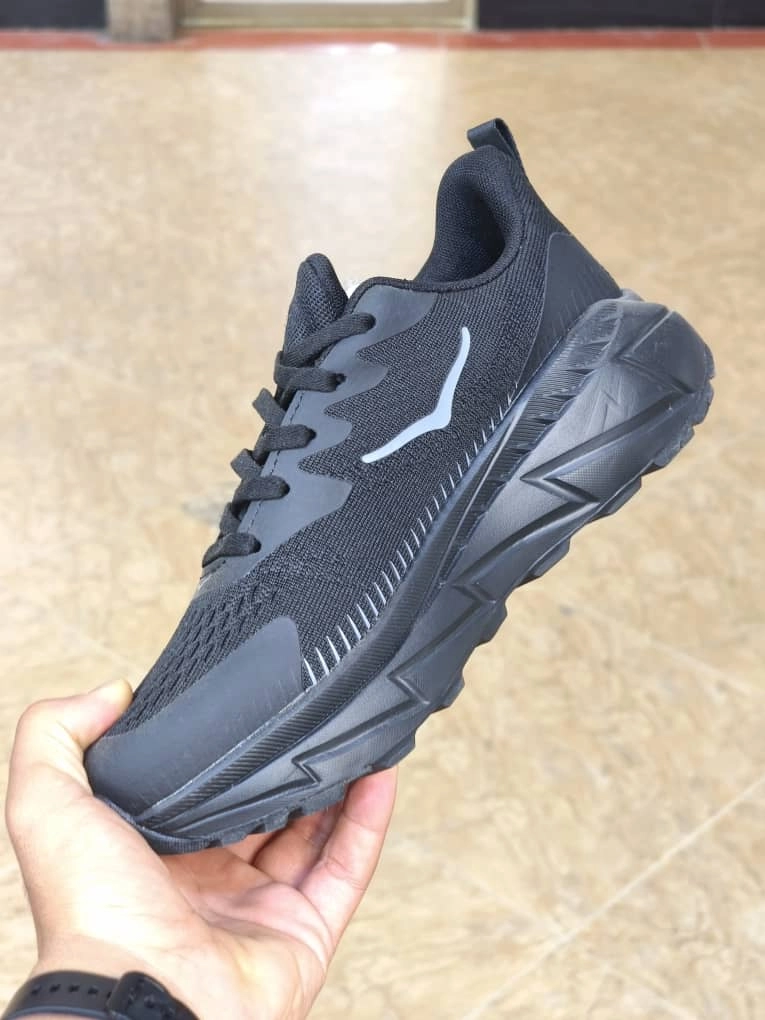 کتونی هوکا ویتنامی مدل skyline-float وارداتی hoka . فروش بصورت عمده و تک . سایز ۴۰تا ۴۵.Hoka skyline shoe