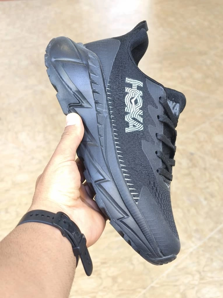 کتونی هوکا ویتنامی مدل skyline-float وارداتی hoka . فروش بصورت عمده و تک . سایز ۴۰تا ۴۵.Hoka skyline shoe