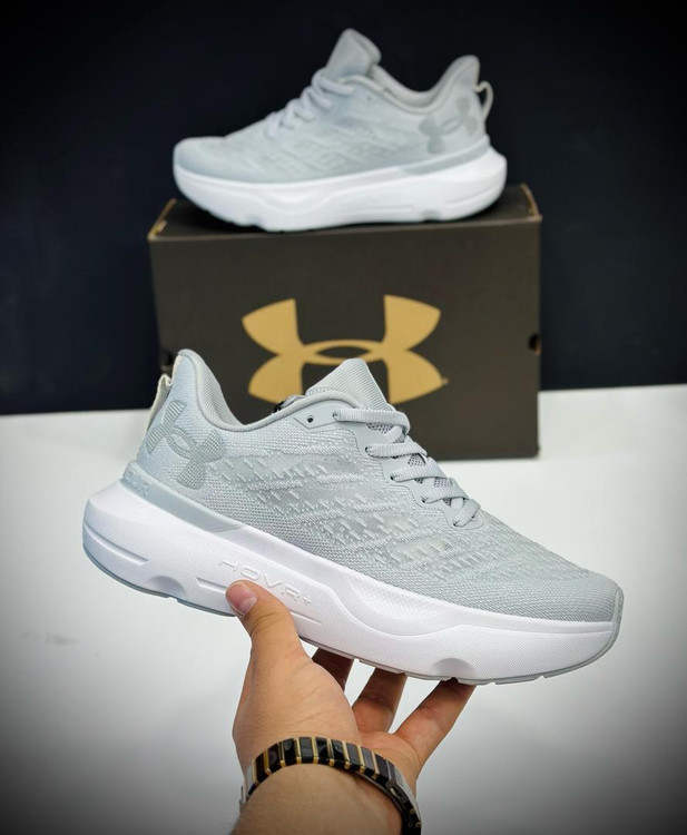 کتونی اندرارمور وارداتی ویتنام،همراه با جعبه بارکد دار .