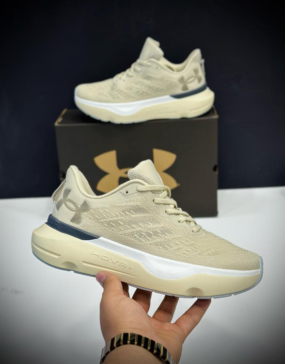 کتونی اندرارمور وارداتی ویتنام،همراه با جعبه بارکد دار .