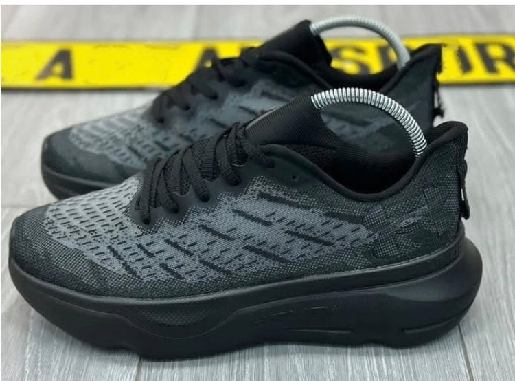 کتونی اندرارمور وارداتی ویتنام،همراه با جعبه بارکد دار .