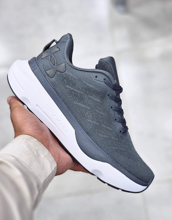 کتونی اندرارمور وارداتی ویتنام،همراه با جعبه بارکد دار .