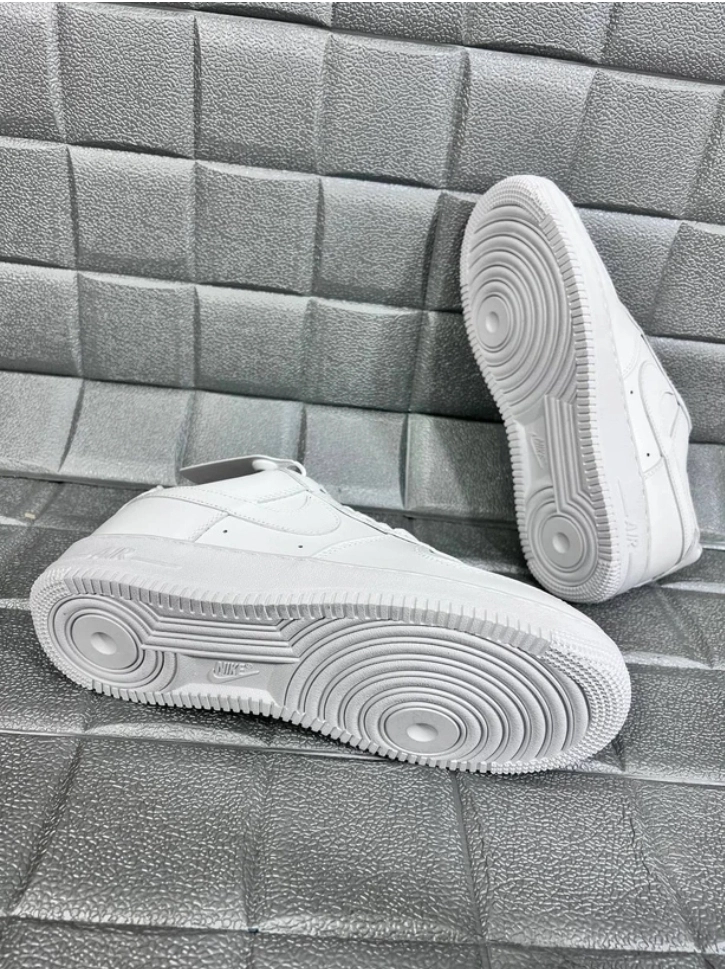 کتونی نایک ایرفورس ویتنامی وارداتی رویه چرم مستر کوالیتی A, سایز ۳۶ تا ۴۵ ست جذاب Nike Air force