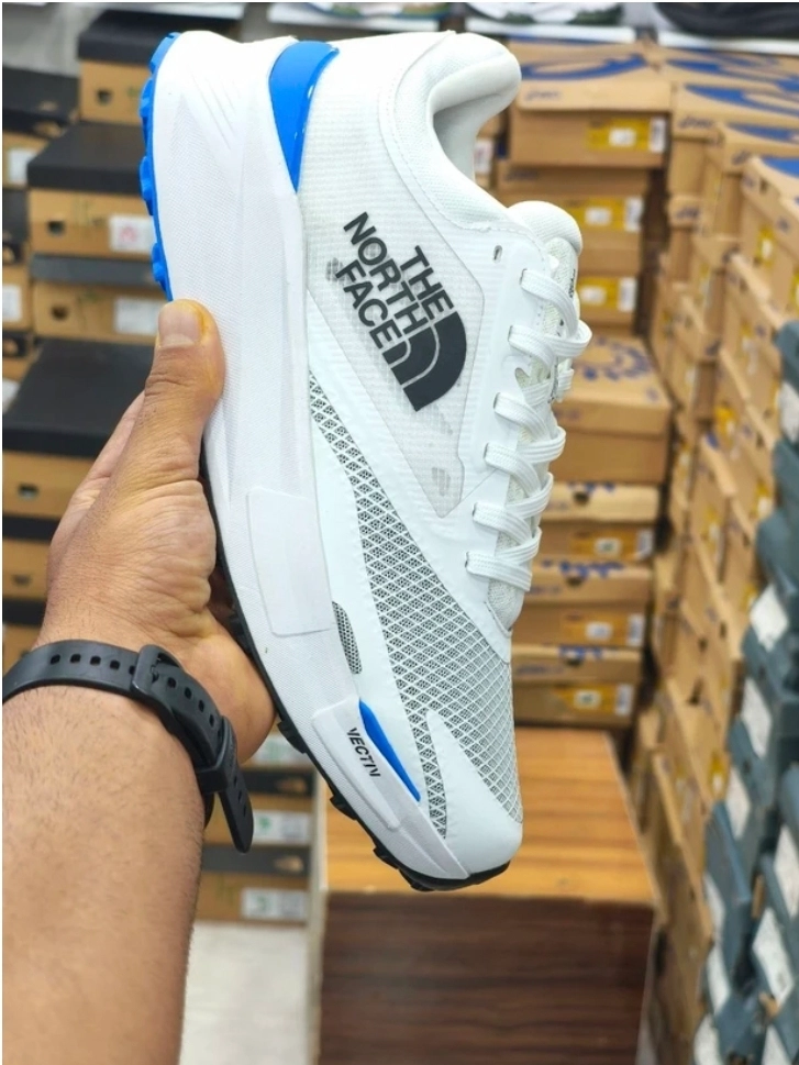 کتونی نورث فیس وارداتی ویتنام فروش بصورت عمده و تکسایز ۴۰ تا ۴۵ The North Face Vectiv Enduris 3 shoes