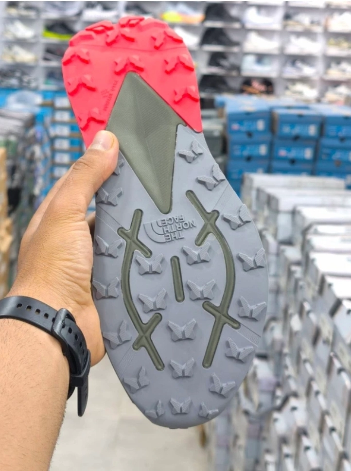 کتونی نورث فیس وارداتی ویتنام فروش بصورت عمده و تکسایز ۴۰ تا ۴۵ The North Face Vectiv Enduris 3 shoes