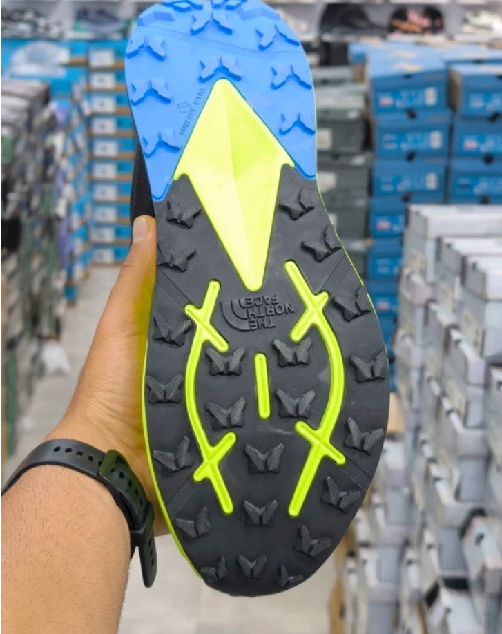 کتونی نورث فیس وارداتی ویتنام فروش بصورت عمده و تکسایز ۴۰ تا ۴۵ The North Face Vectiv Enduris 3 shoes