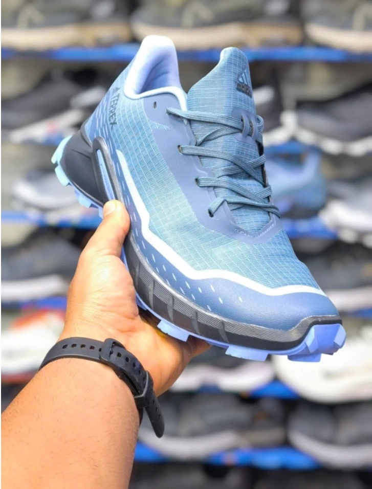 کتونی ادیداس ترکس ویتنامی رنگ بندی جذاب ، فروش بصورت عمده و تک وارداتی ویتنام.Adidas terrex Vietnam