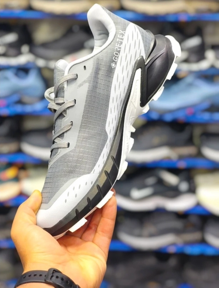 کتونی ادیداس ترکس ویتنامی رنگ بندی جذاب ، فروش بصورت عمده و تک وارداتی ویتنام.Adidas terrex Vietnam