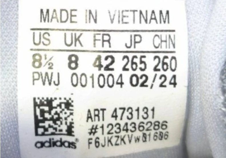 کتونی ادیداس ترکس ویتنامی رنگ بندی جذاب ، فروش بصورت عمده و تک وارداتی ویتنام.Adidas terrex Vietnam
