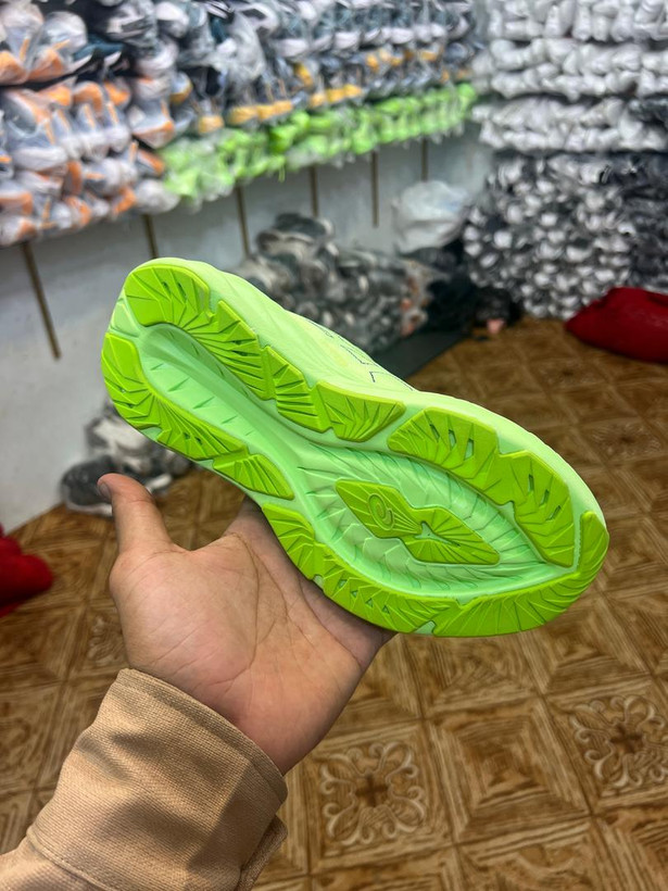 کتونی ویتنامی اسیکس نوابلاست سایز ۴۰ تا ۴۵ ، وارداتی ویتنام فروش بصورت عمده و تک asics nova blast 4