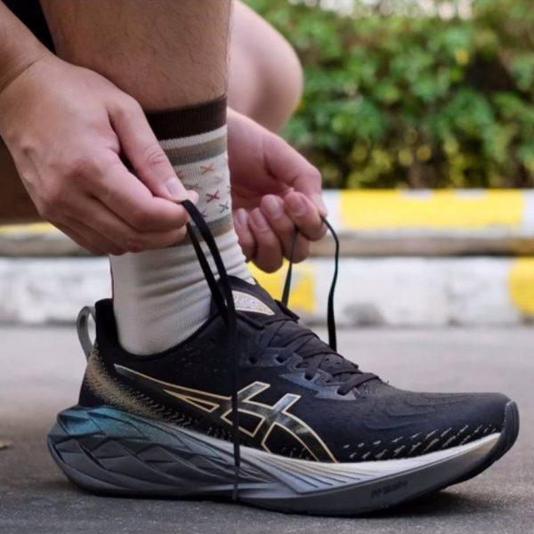 کتونی ویتنامی اسیکس نوابلاست سایز ۴۰ تا ۴۵ ، وارداتی ویتنام فروش بصورت عمده و تک asics nova blast 4