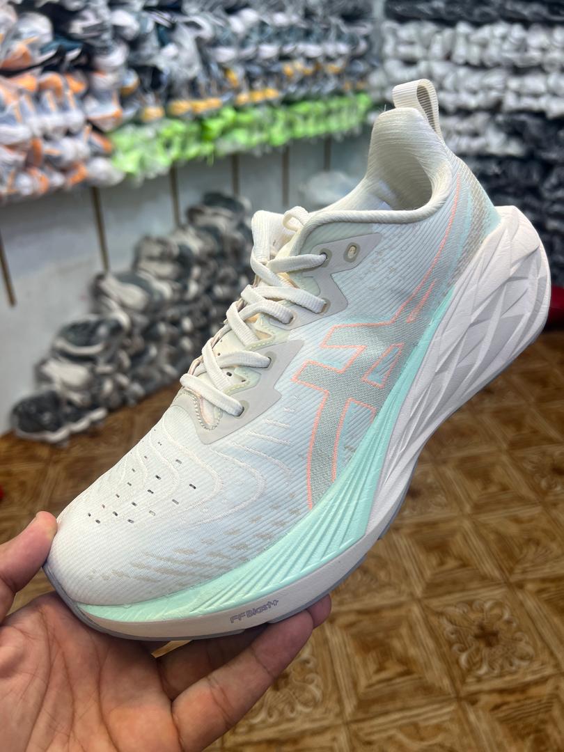 کتونی ویتنامی اسیکس نوابلاست سایز ۴۰ تا ۴۵ ، وارداتی ویتنام فروش بصورت عمده و تک asics nova blast 4