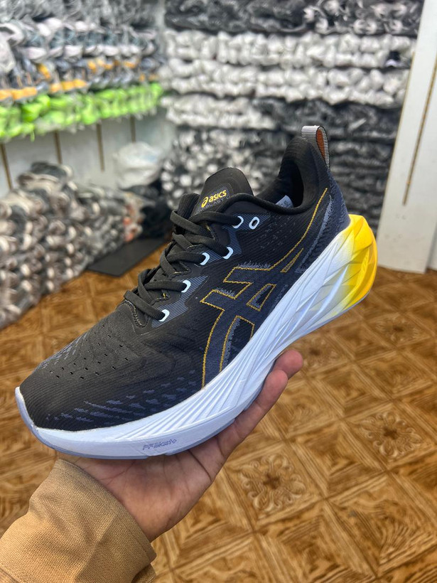 کتونی ویتنامی اسیکس نوابلاست سایز ۴۰ تا ۴۵ ، وارداتی ویتنام فروش بصورت عمده و تک asics nova blast 4