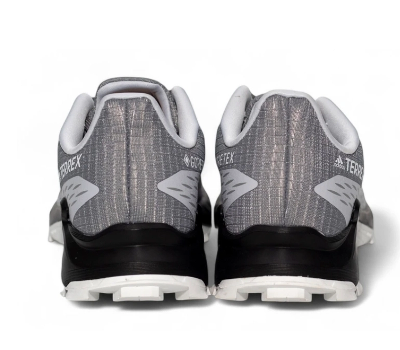 کتونی ادیداس ترکس ویتنامی رنگ بندی جذاب ، فروش بصورت عمده و تک وارداتی ویتنام.Adidas terrex Vietnam