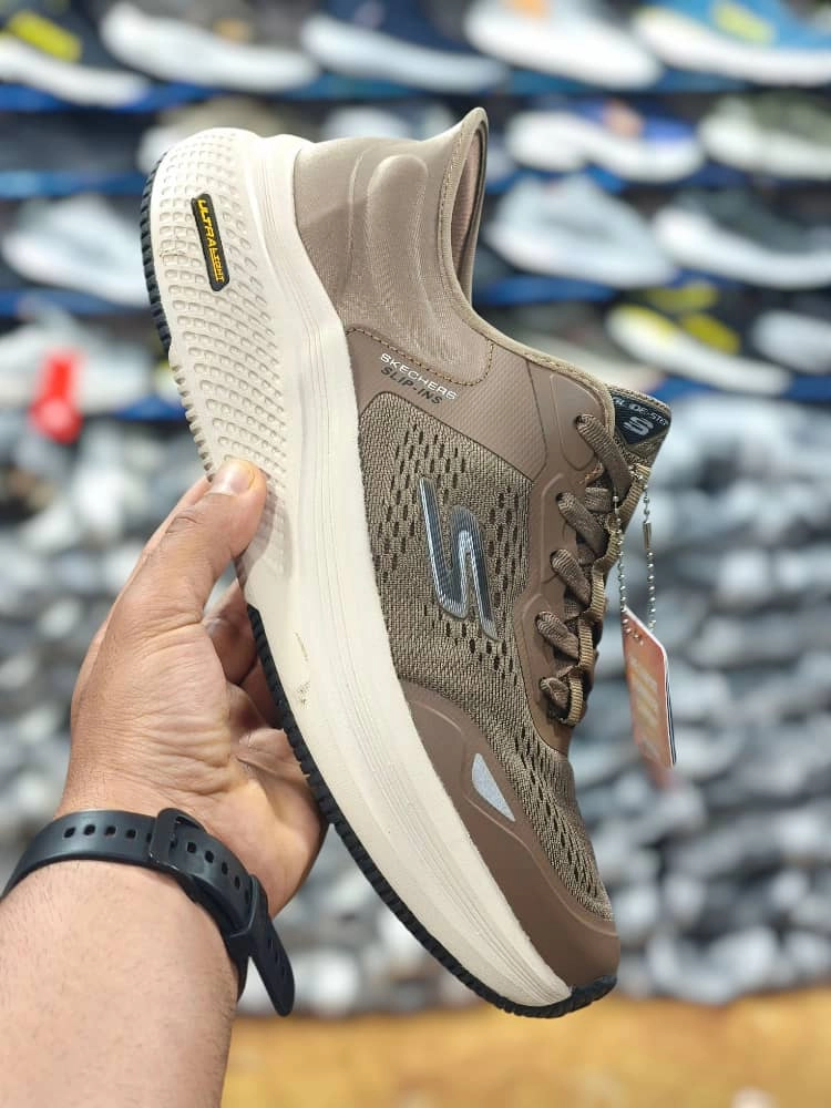 کتونی اسکیچرز ویتنامی ، وارداتی ویتنام تنوع در ۳ رنگ جذاب فروش بصورت عمده و تک . Skechers ultra light