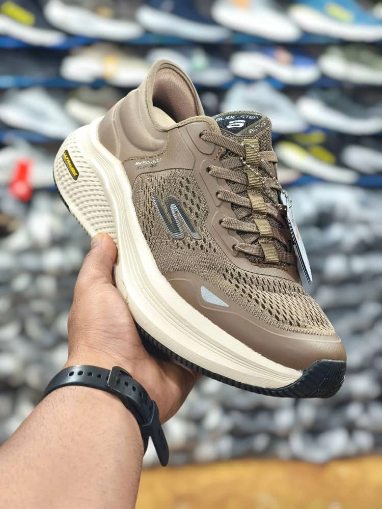 کتونی اسکیچرز ویتنامی ، وارداتی ویتنام تنوع در ۳ رنگ جذاب فروش بصورت عمده و تک . Skechers ultra light