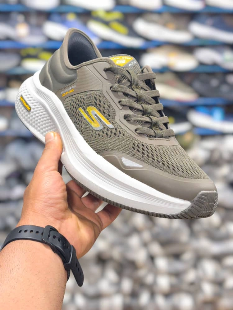 کتونی اسکیچرز ویتنامی ، وارداتی ویتنام تنوع در ۳ رنگ جذاب فروش بصورت عمده و تک . Skechers ultra light