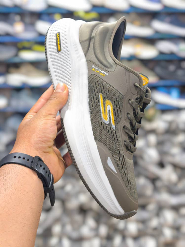 کتونی اسکیچرز ویتنامی ، وارداتی ویتنام تنوع در ۳ رنگ جذاب فروش بصورت عمده و تک . Skechers ultra light