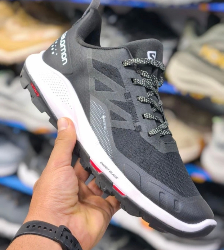 کتونی سالامون سایز ۳۹ تا ۴۵ فروش بصورت عمده و تک .Salomon outpulse goretex