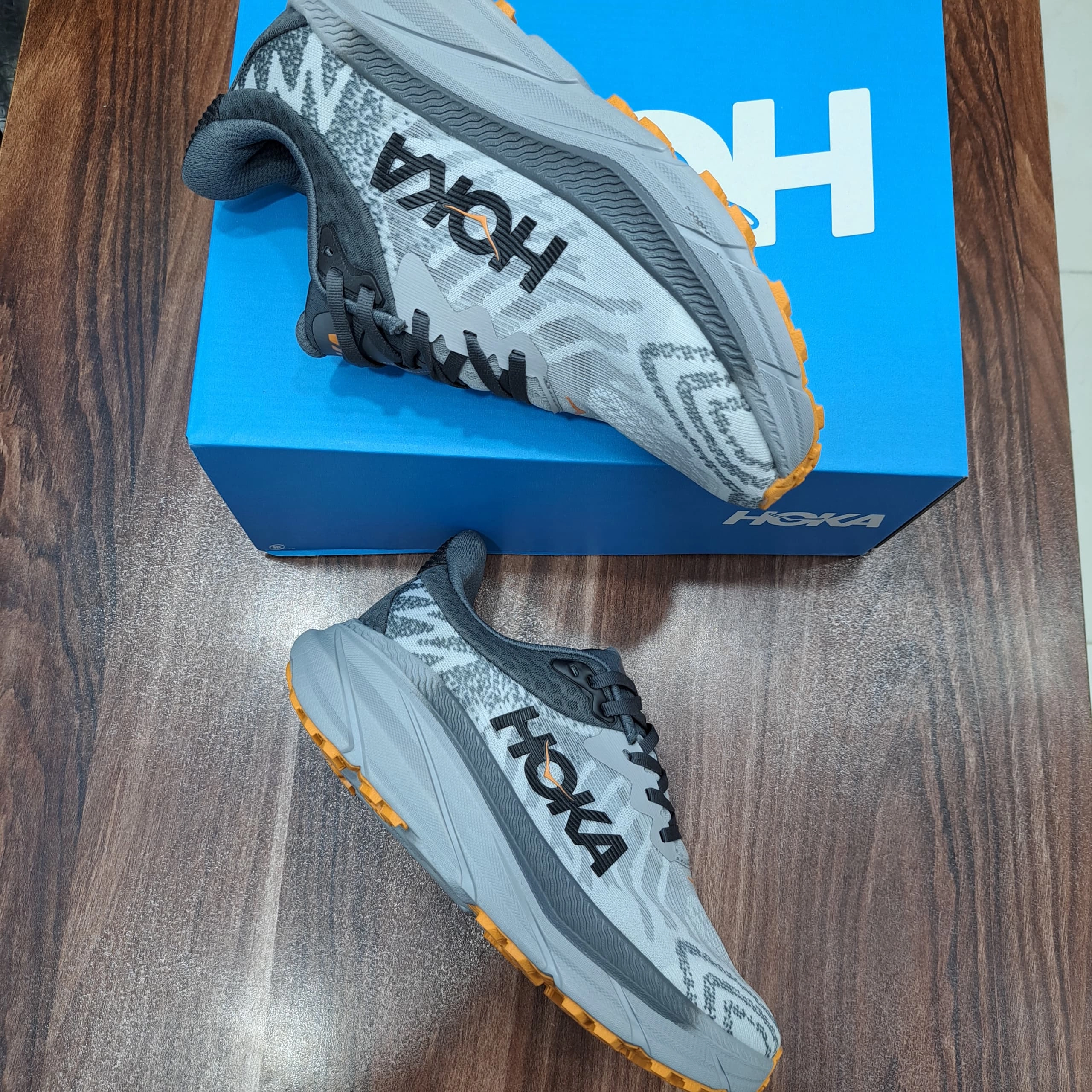 کتونی هوکا چلنجر آرت ۷ وارداتی ویتنام فروش بصورت عمده و تک ، سایز ۴۰ تا ۴۵ , Hoka challenger vietnam